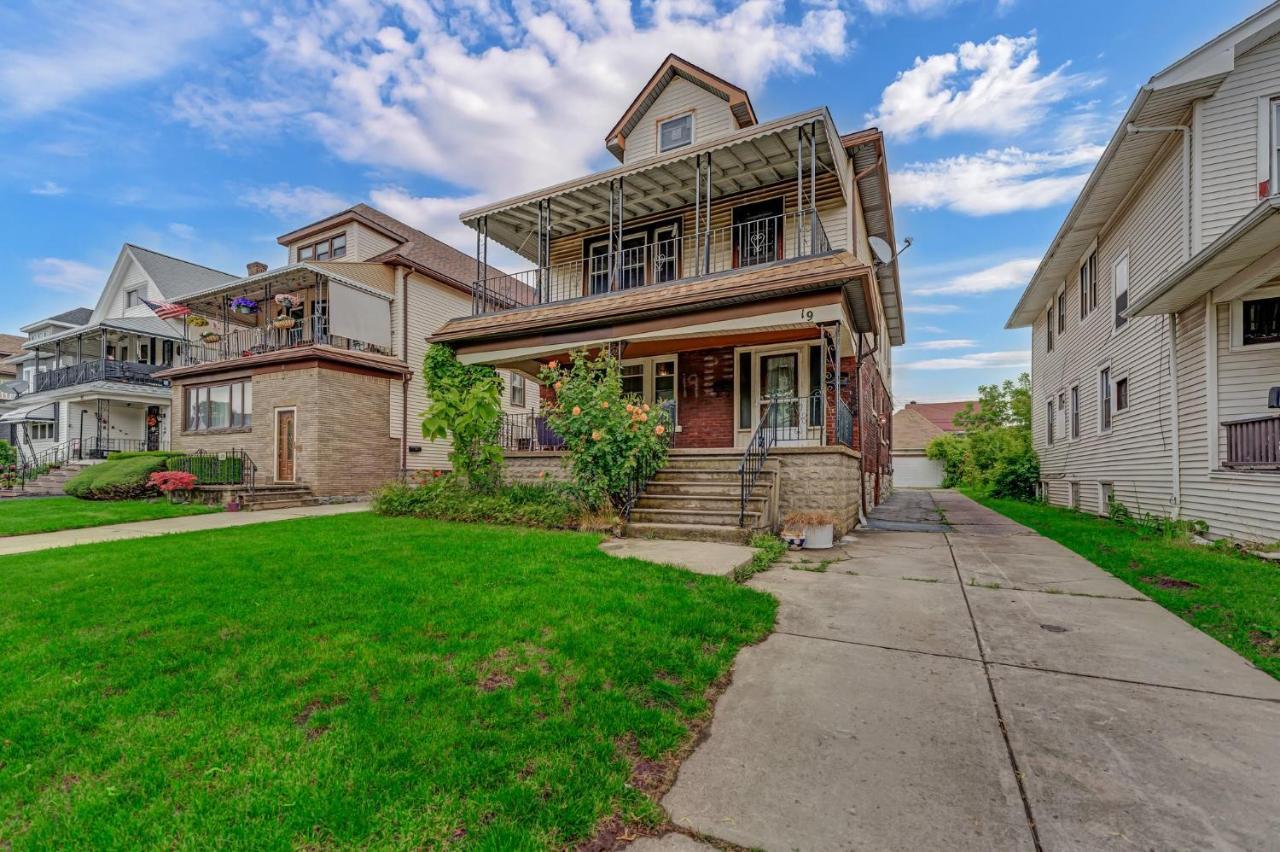 Renovated Main Floor Large 3 Bed House
