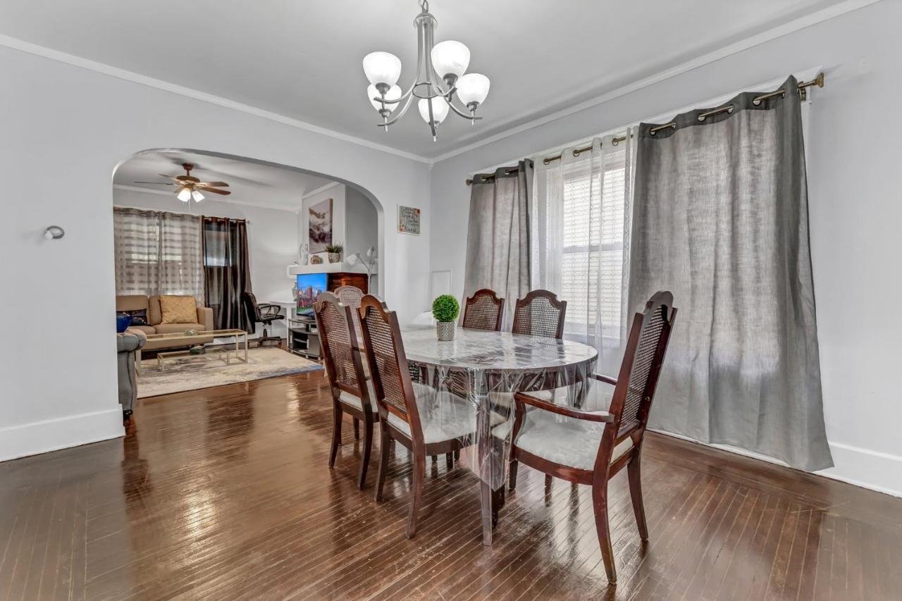 Renovated Main Floor Large 3 Bed House Buffalo