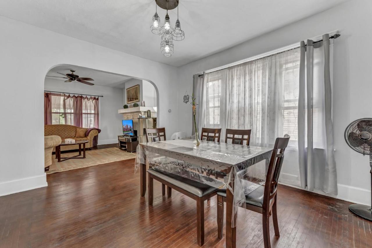 Ferienhaus Renovated Main Floor Large 3 Bed House Buffalo