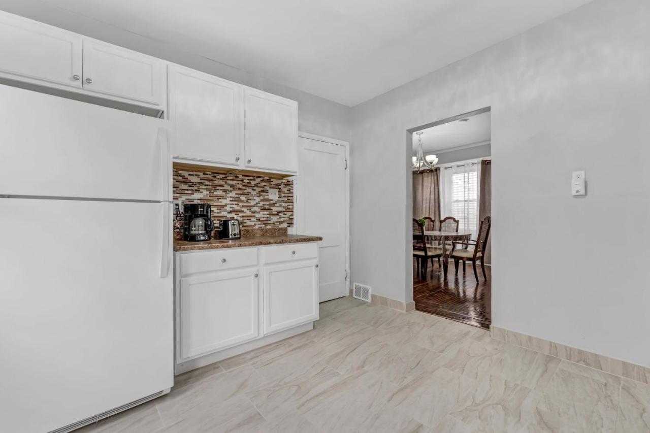 Renovated Main Floor Large 3 Bed House *